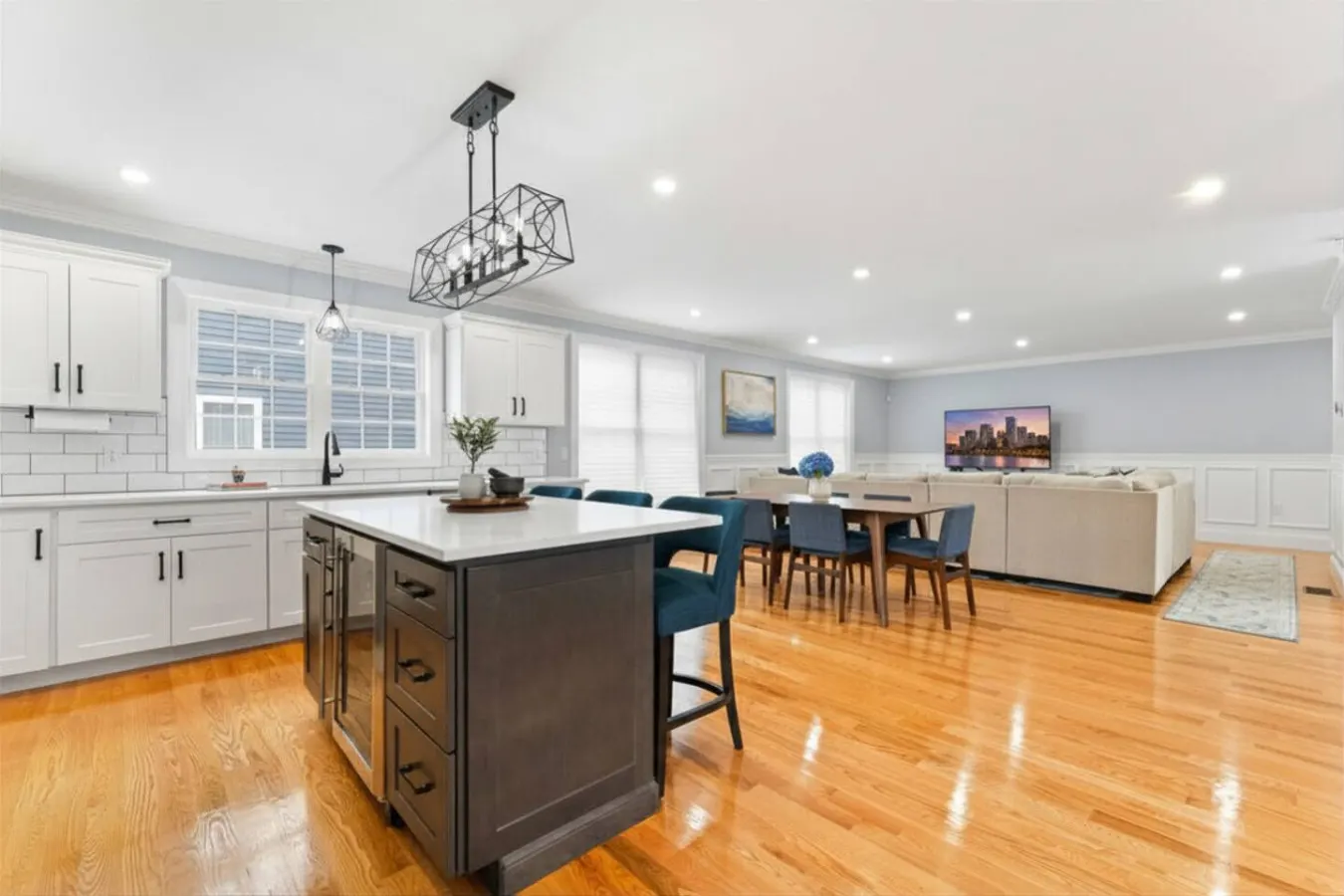Luxury Modern Boston Townhome w/ Parking! — photo 4