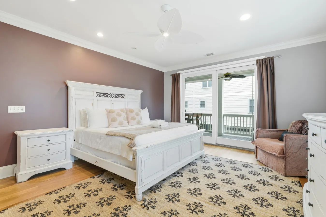 4 Bed 5 Bath Luxury Beach Front Home w/Ocean Views 13