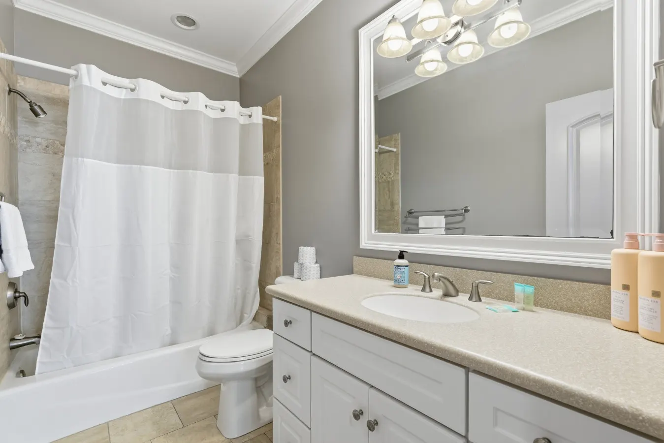 4 Bed 5 Bath Luxury Beach Front Home w/Ocean Views 16