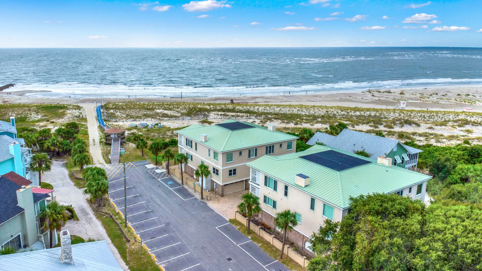 4 Bed 5 Bath Luxury Beach Front Home w/Ocean Views — photo 4