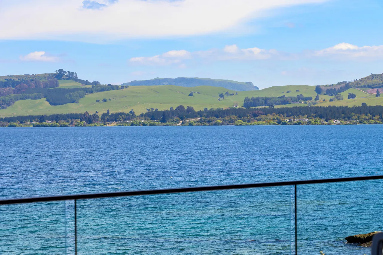 Roam Taupo Upper Terrace Unit 4 - Spa Pool 12
