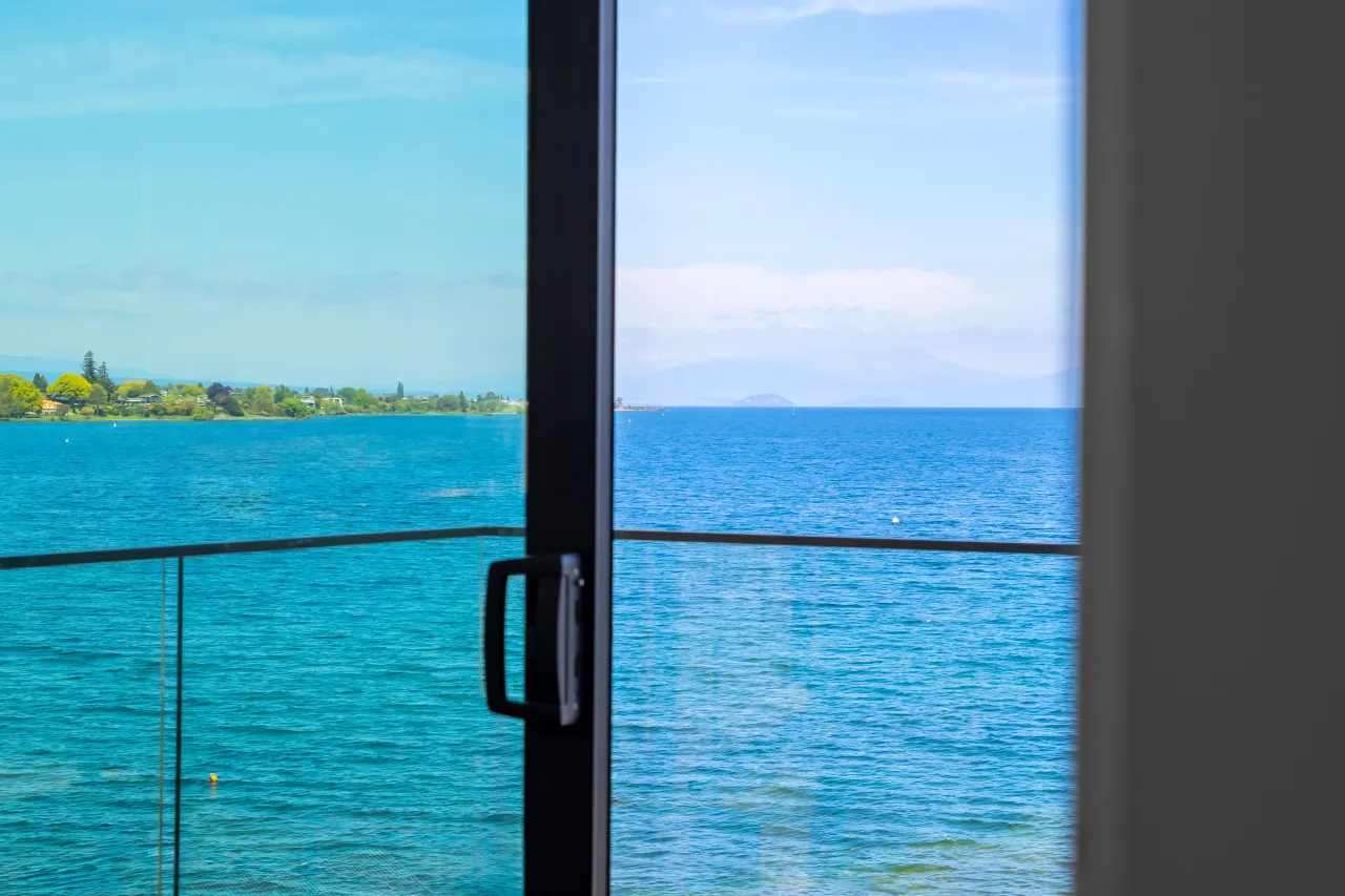 Roam Taupo Upper Terrace Unit 4 - Spa Pool 13