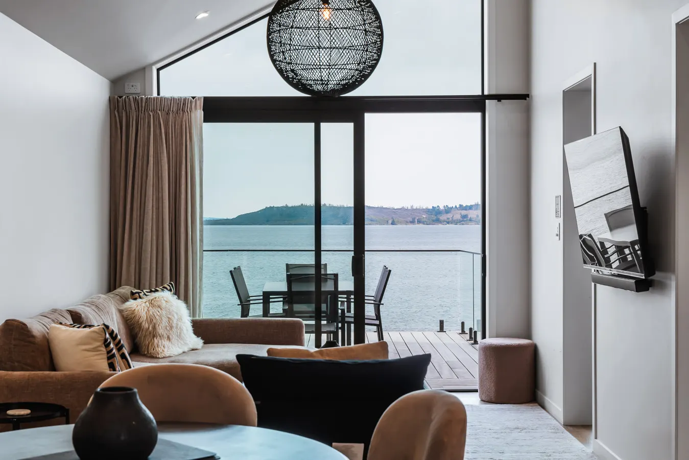 Roam Taupo Upper Terrace Unit 4 - Spa Pool 16
