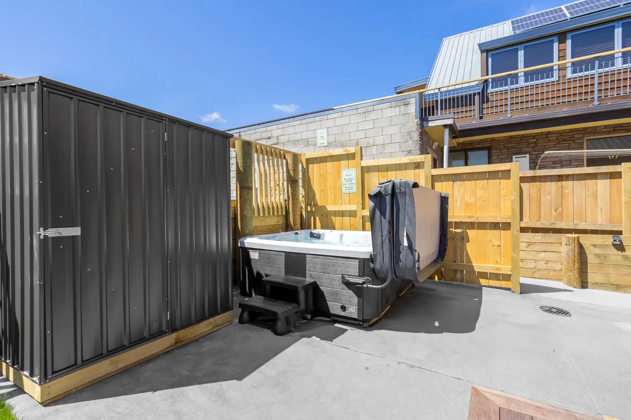 Roam Taupo Upper Terrace Unit 4 - Spa Pool 20