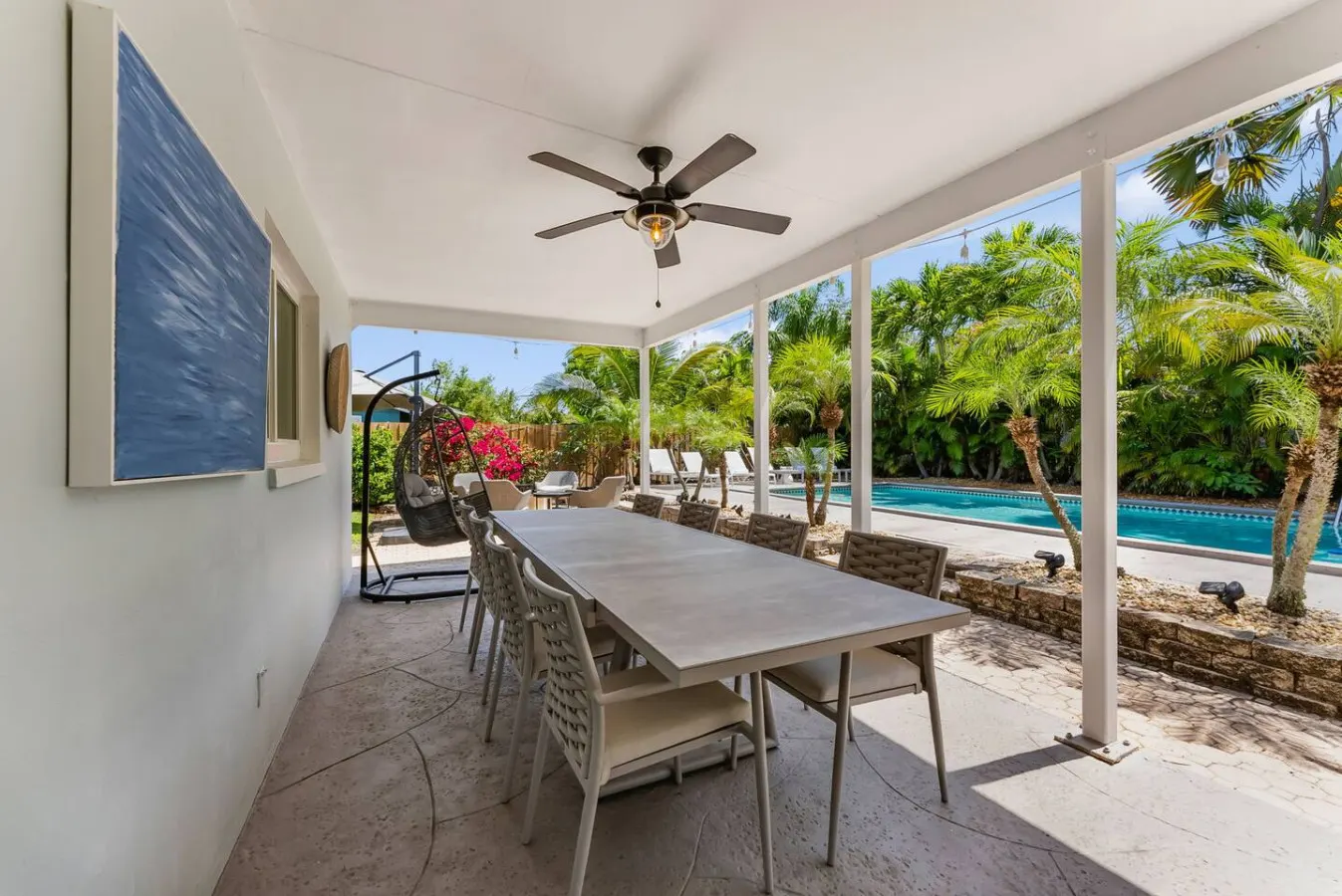 Stunning Tropical Heated Pool House Near The Beach — photo 3
