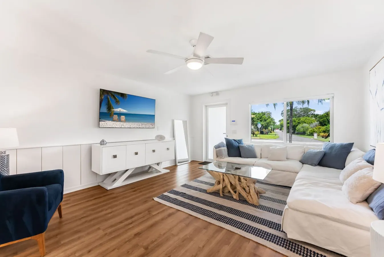 Stunning Tropical Heated Pool House Near The Beach 6