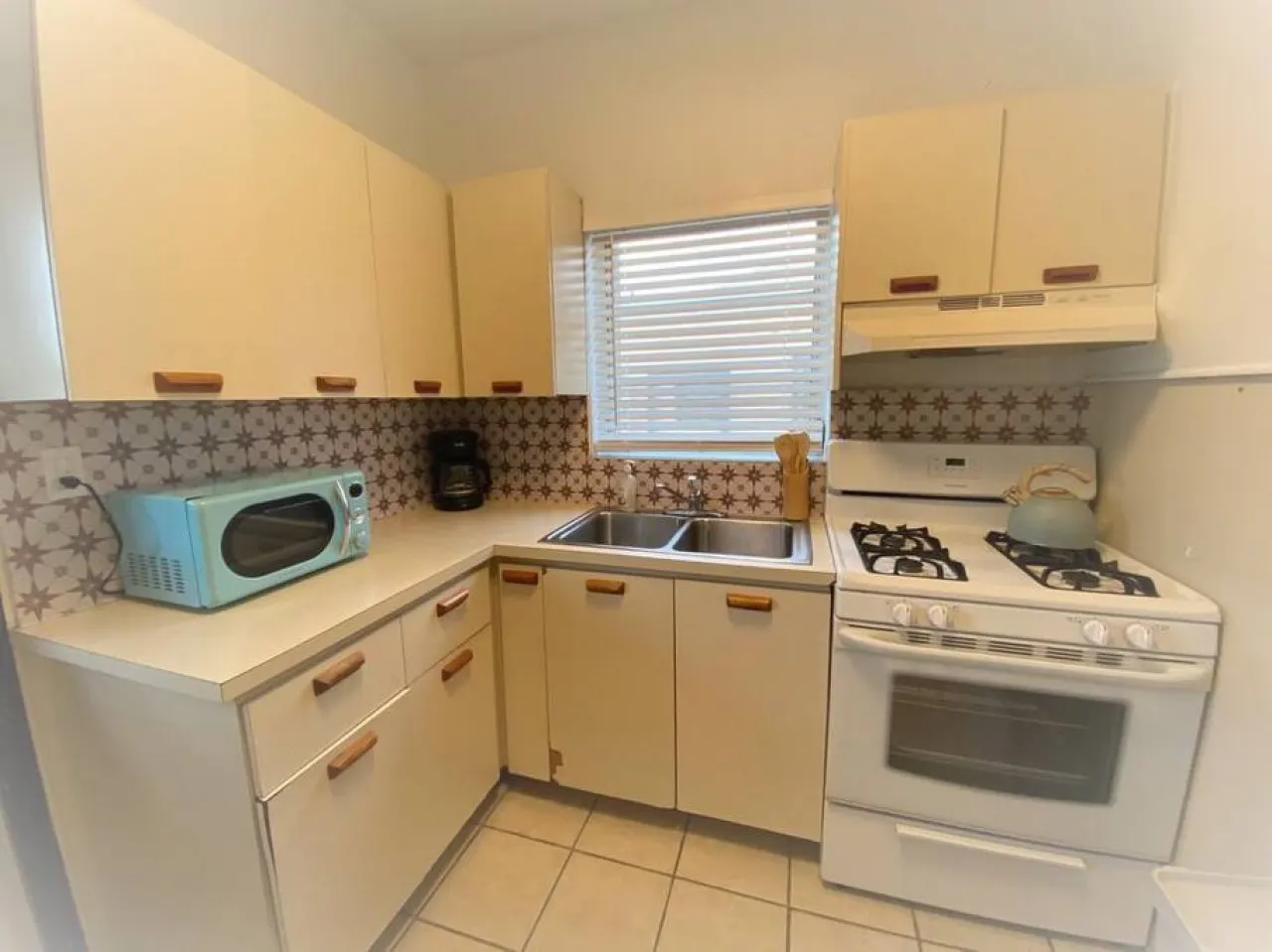 2BR Little Havana Walk to Calle Ocho Parking 11