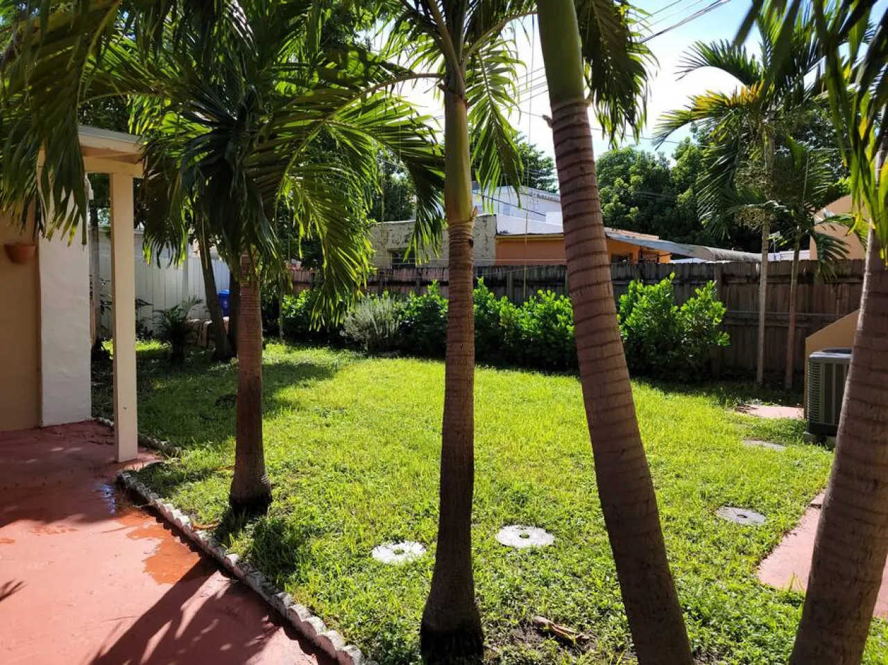 2BR Little Havana Walk to Calle Ocho Parking 14