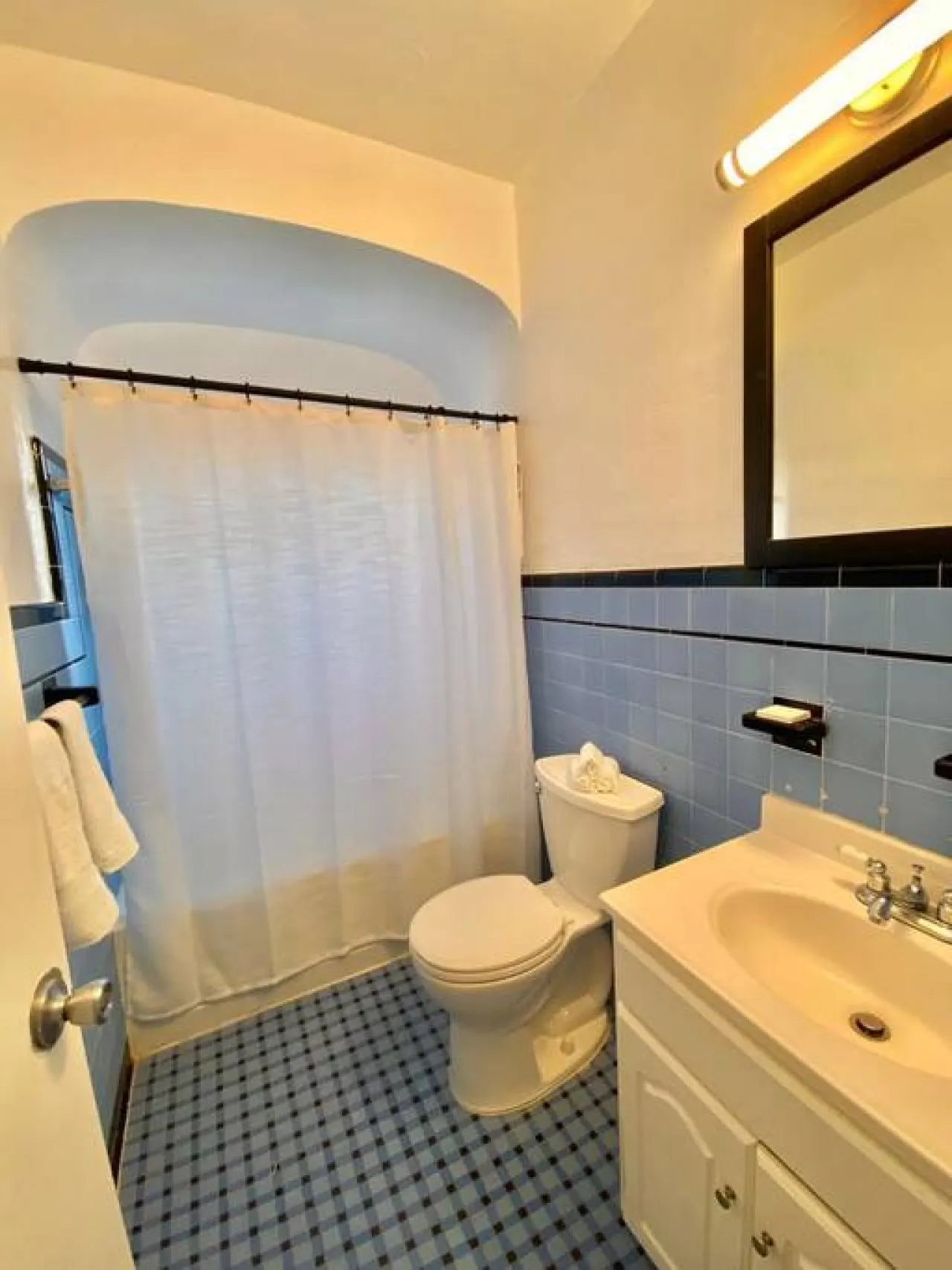 2BR Little Havana Walk to Calle Ocho Parking 8