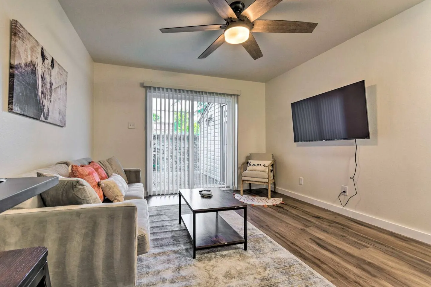 Cozy 2BR • Steps to UAMS • Long-Term Welcome — photo 2