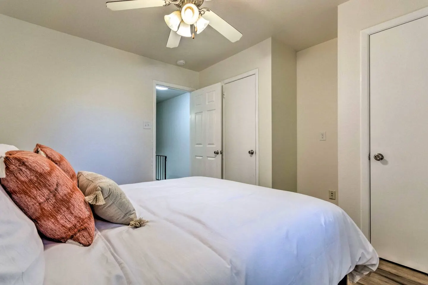 Cozy 2BR • Steps to UAMS • Long-Term Welcome — photo 5