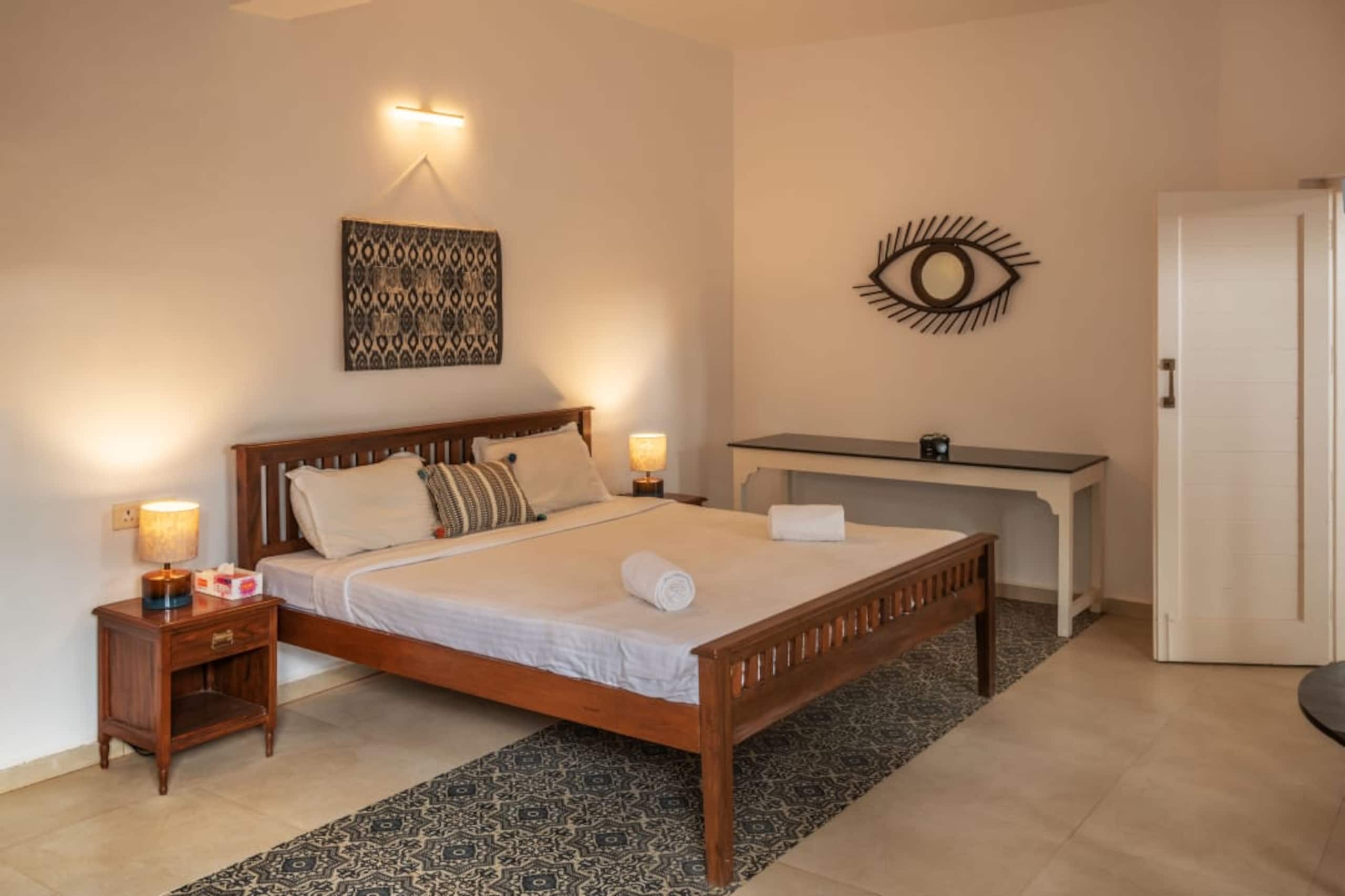 4 Bedroom Beachfront Villa In Morjim 12