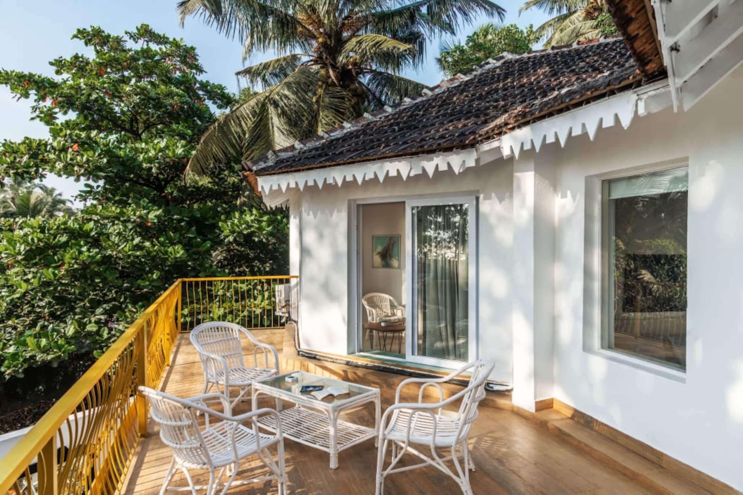 4 Bedroom Beachfront Villa In Morjim 1