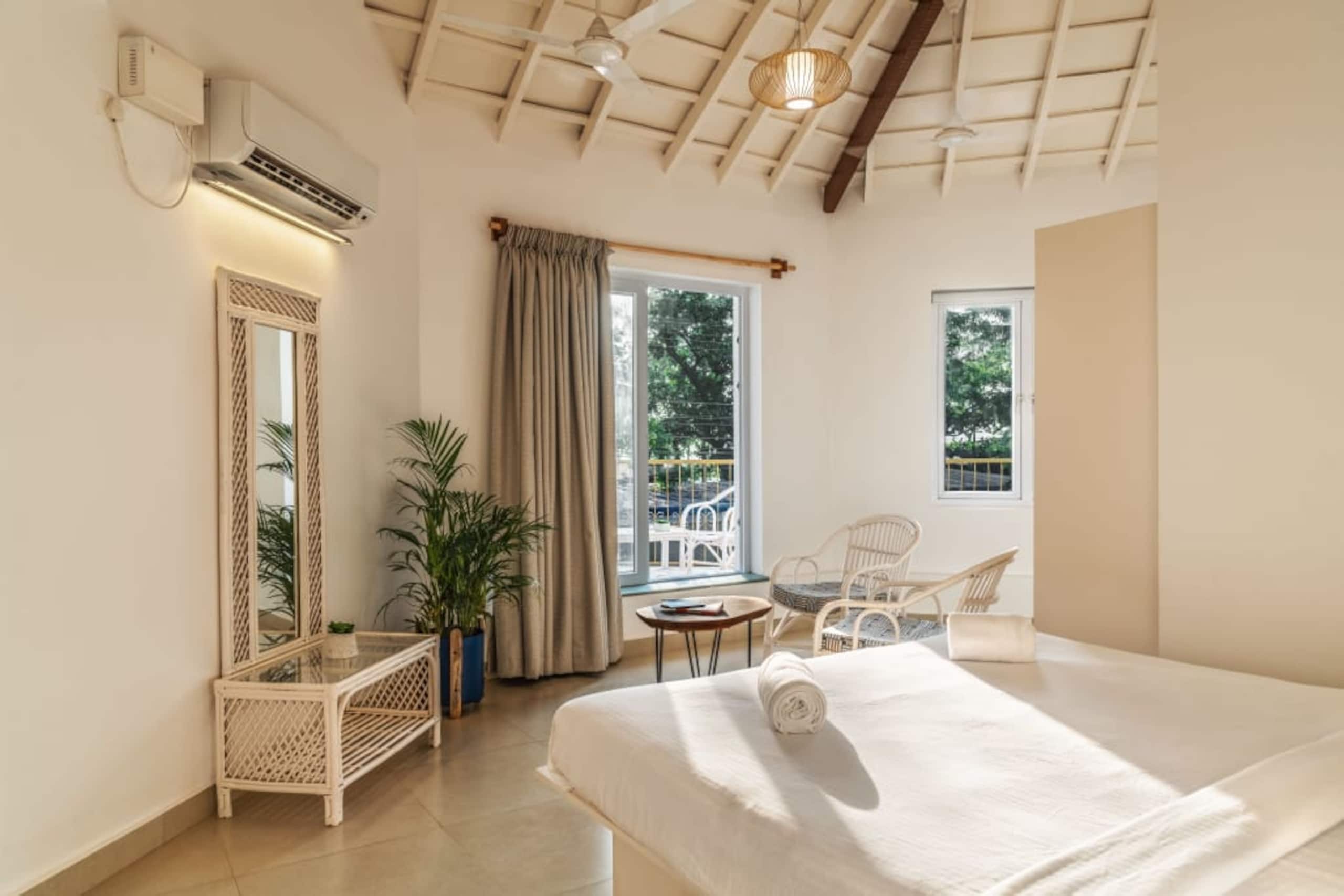 4 Bedroom Beachfront Villa In Morjim 13