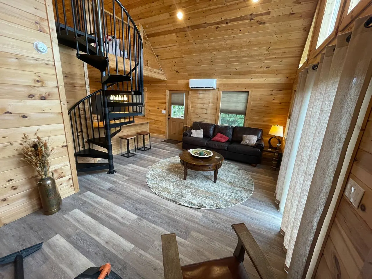 Rustic Elegance, cabin in heart of Jonesborough, TN 11