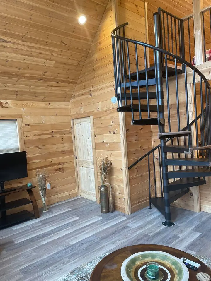 Rustic Elegance, cabin in heart of Jonesborough, TN 13