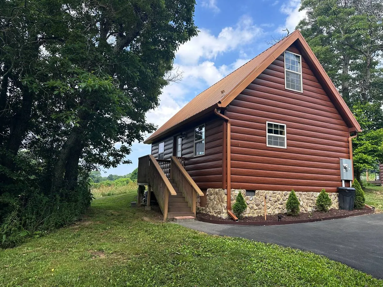 Rustic Elegance, cabin in heart of Jonesborough, TN 16