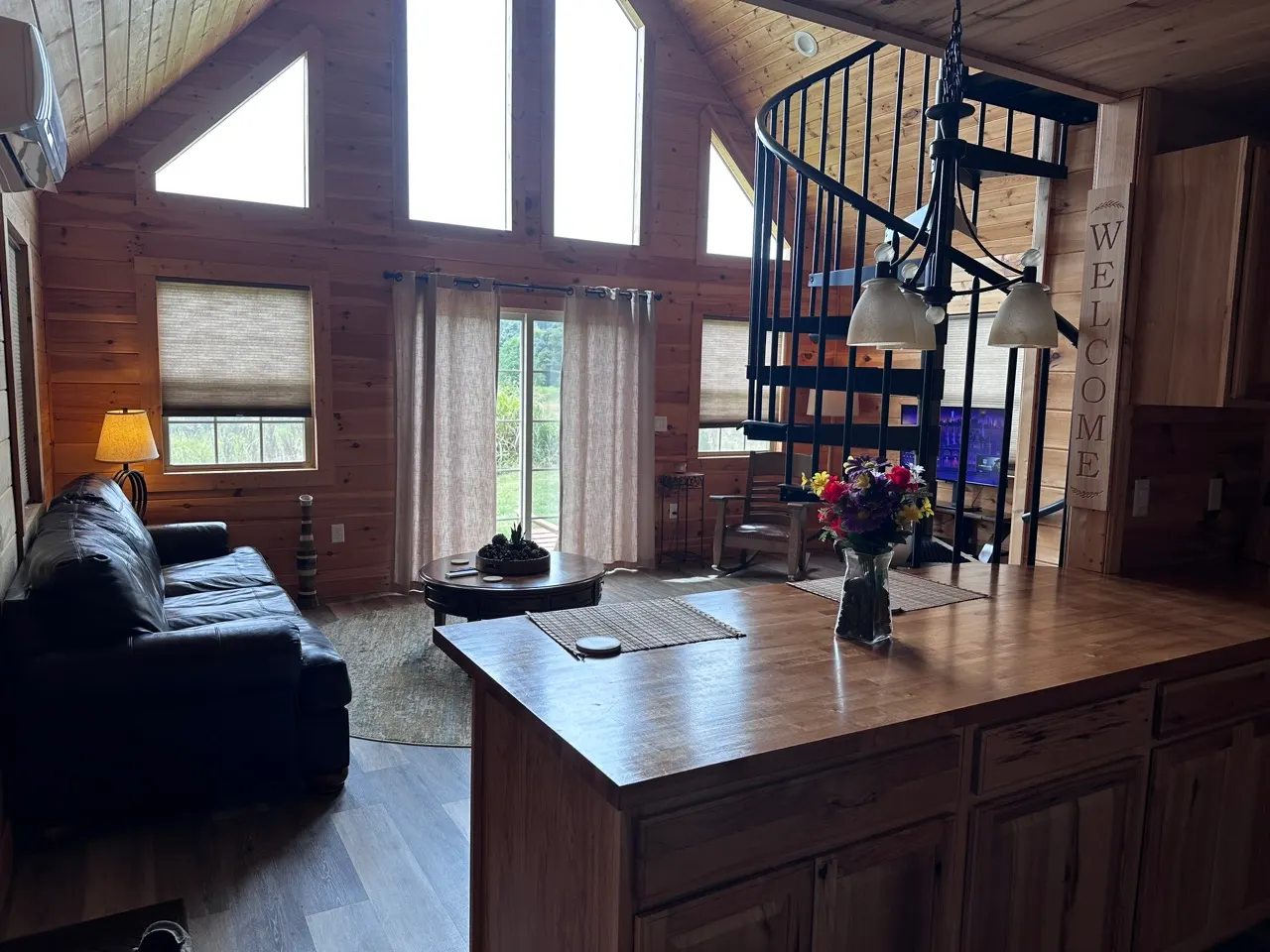 Rustic Elegance, cabin in heart of Jonesborough, TN 8