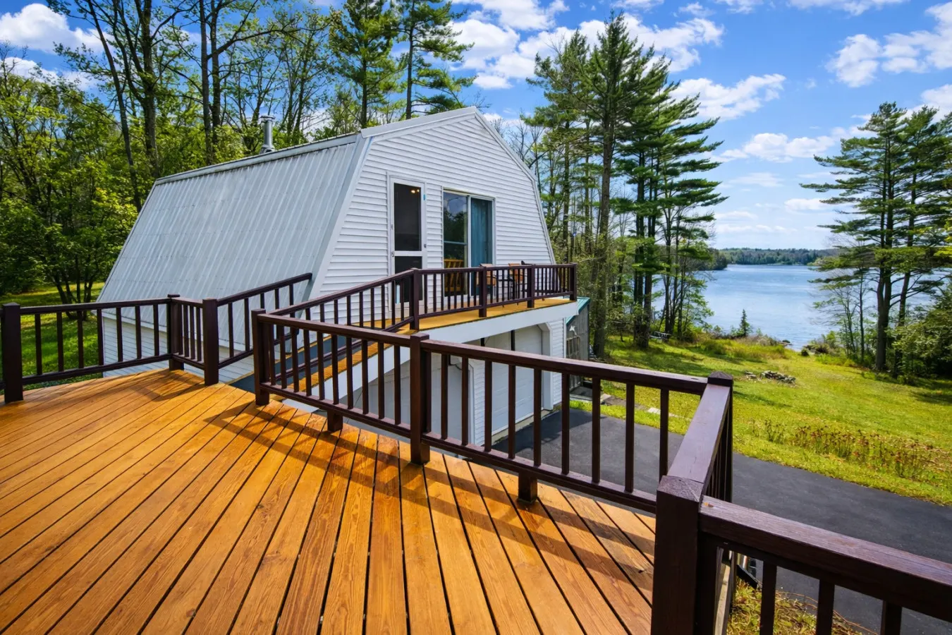 Lakeshore Retreat