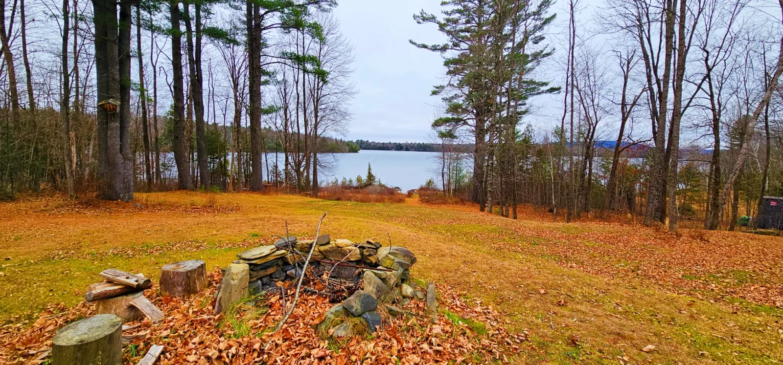 Lakeshore Retreat 11