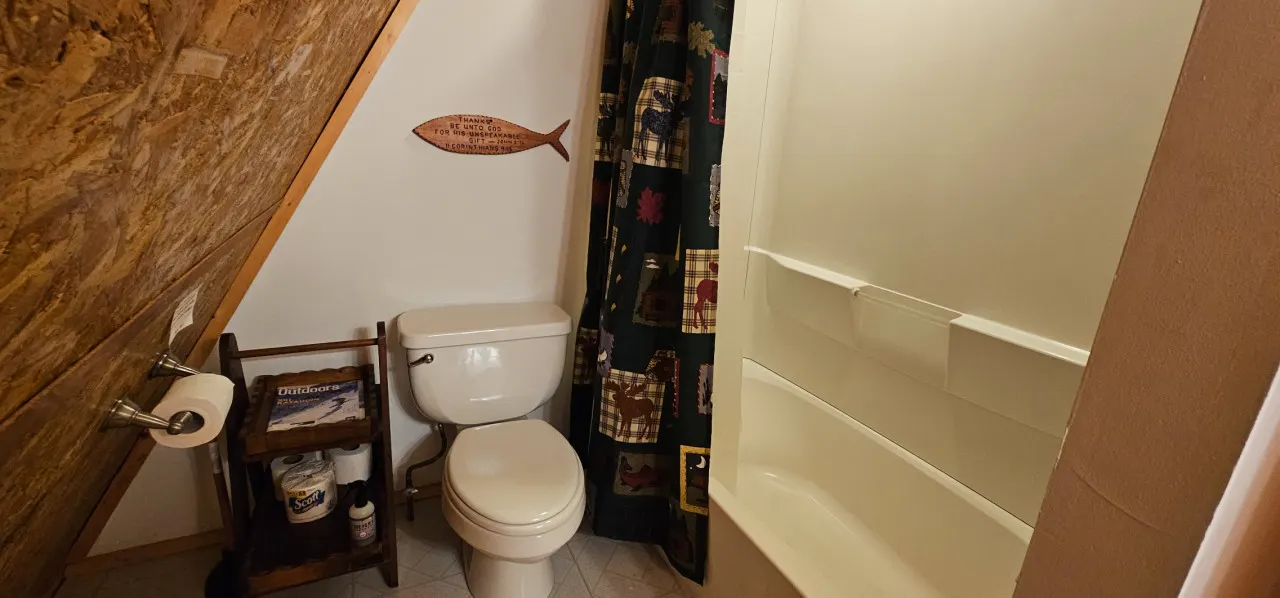 Lakeshore Retreat 13