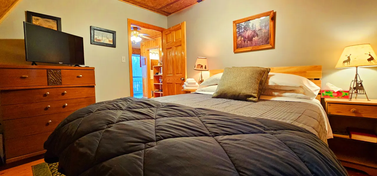 Lakeshore Retreat 7
