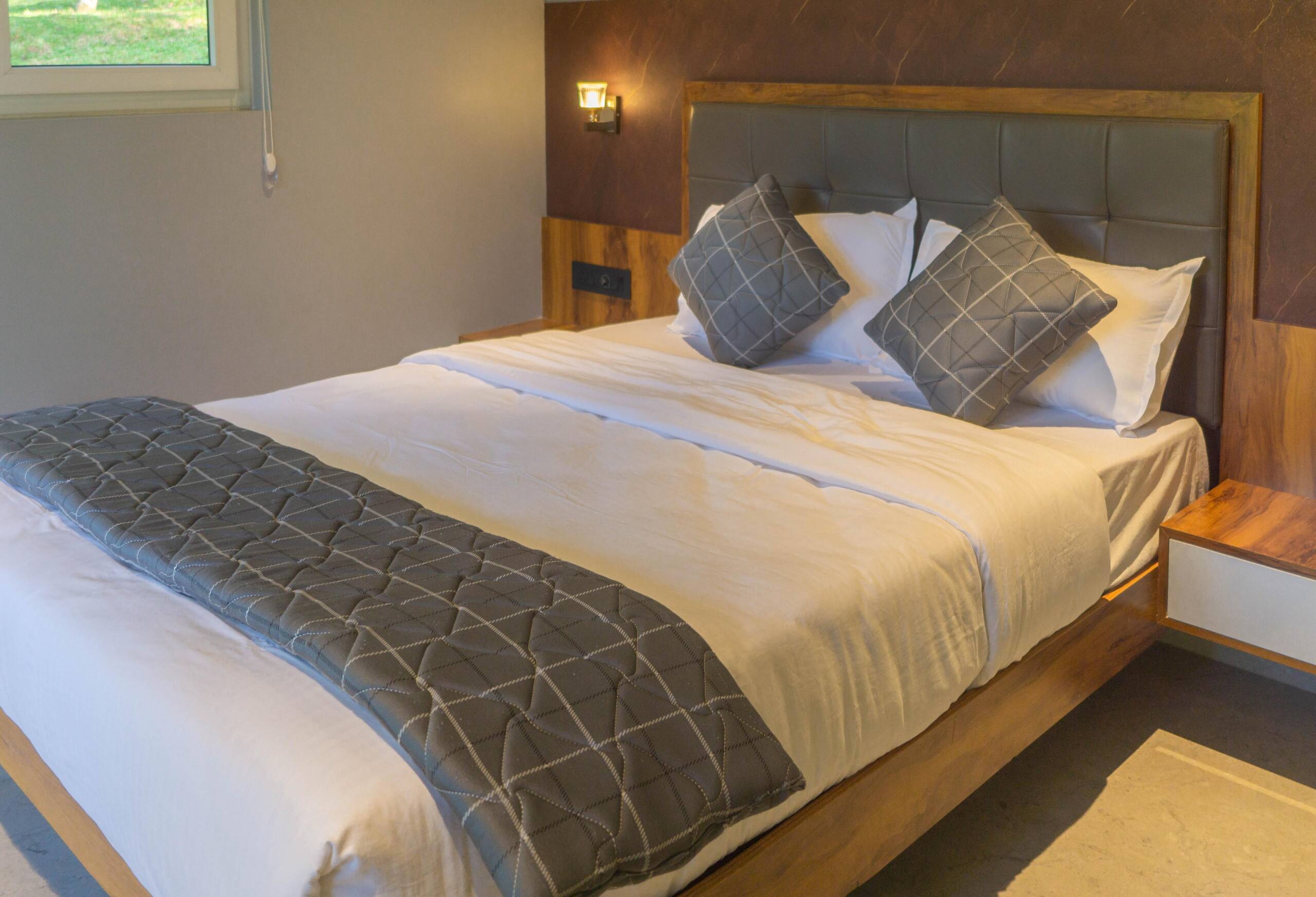Treely Stays -Luxury Pool Cottages -Farm Stay 12