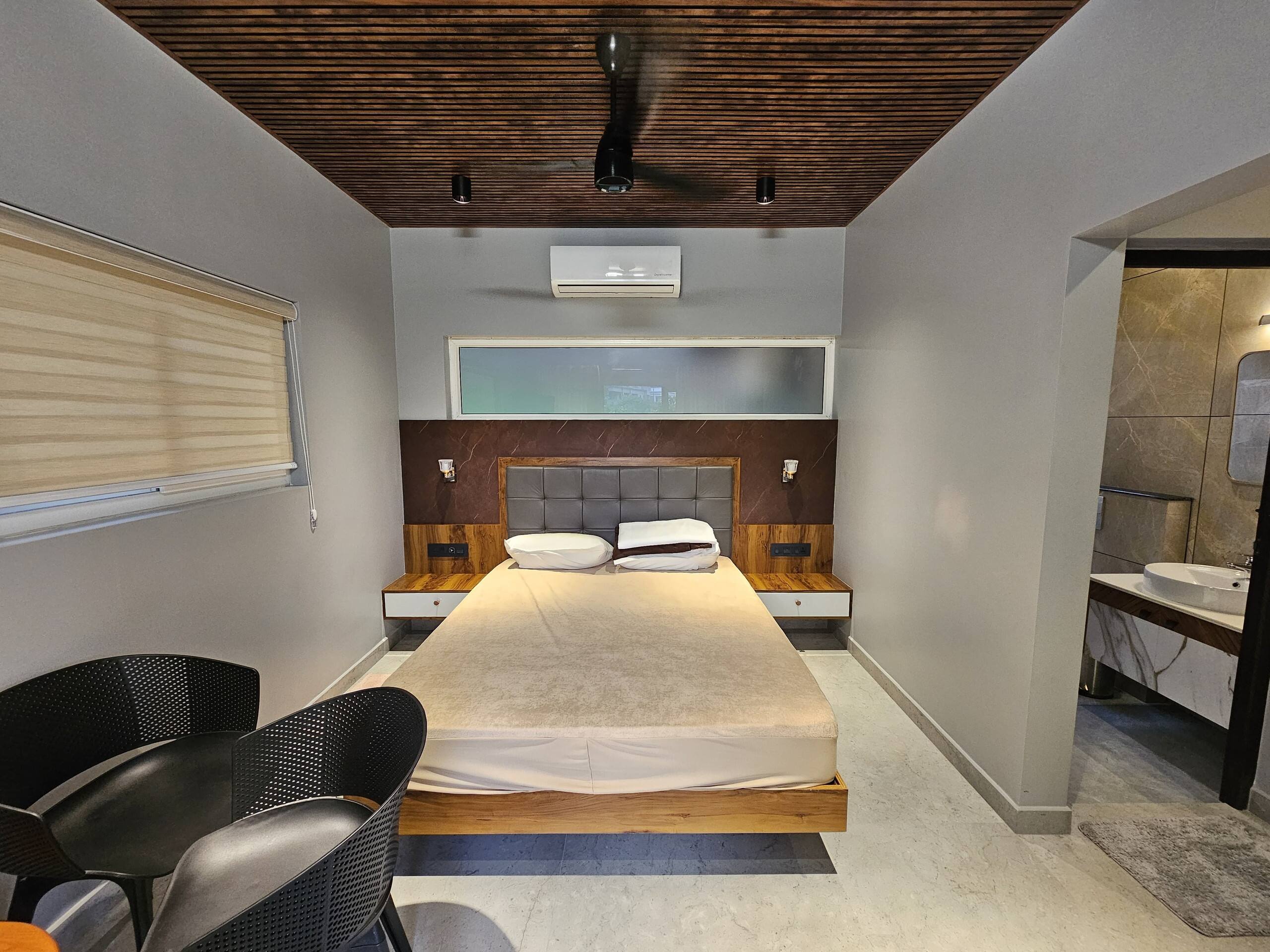 Treely Stays -Luxury Pool Cottages -Farm Stay 14