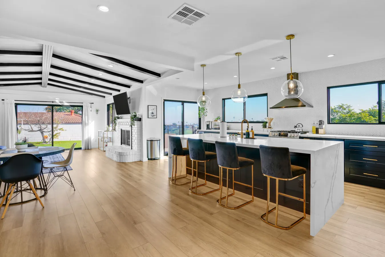 The Hilltop: Los Angeles, CA 2