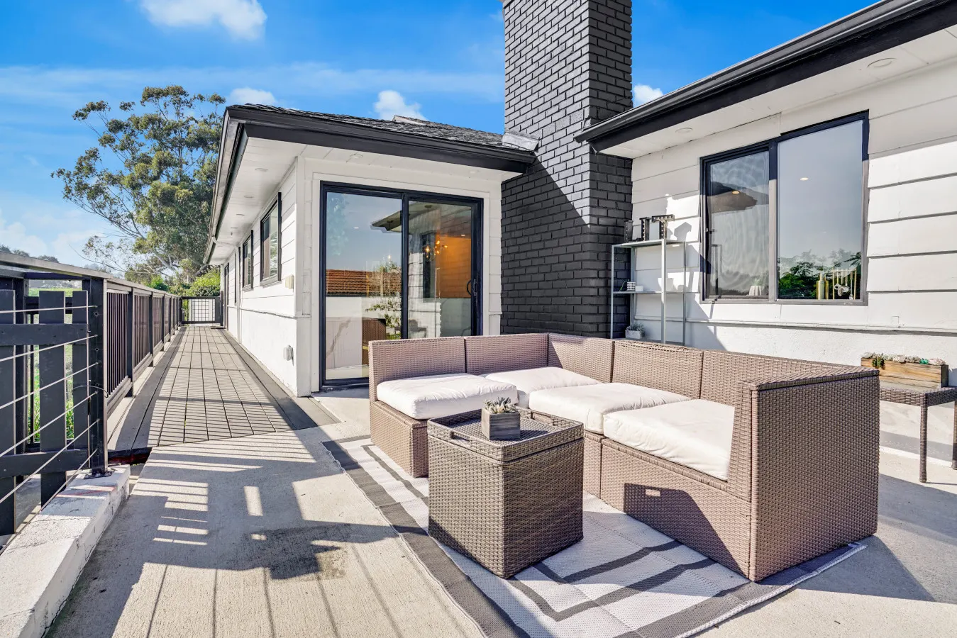 The Hilltop: Los Angeles, CA 12
