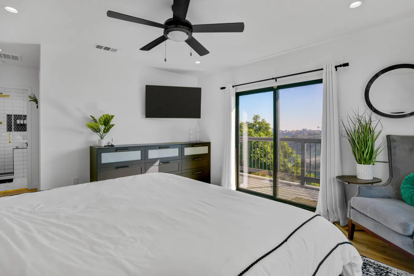 The Hilltop: Los Angeles, CA 15