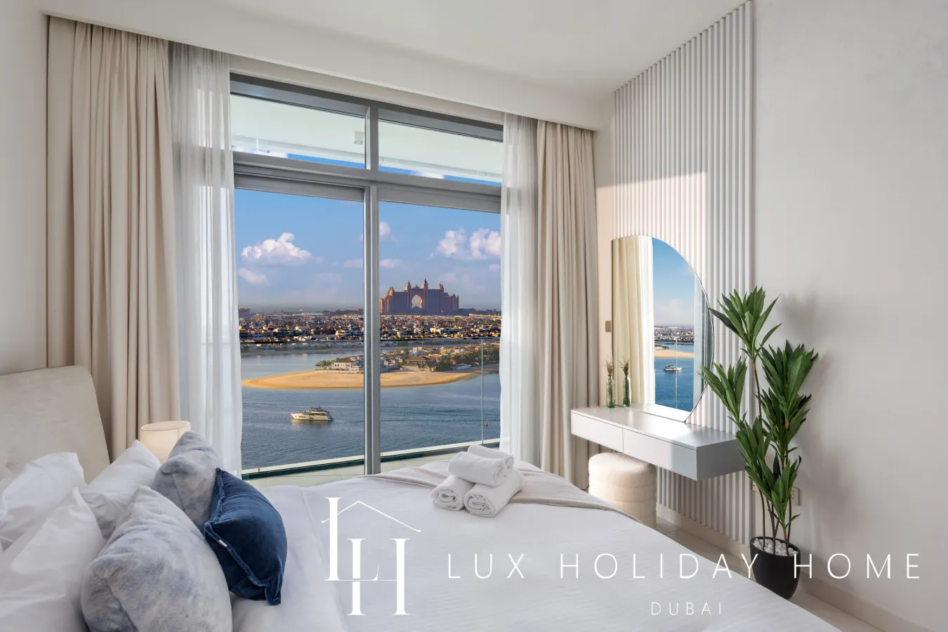 LUX The Atlantis View Luxury Beach Suite 2 14