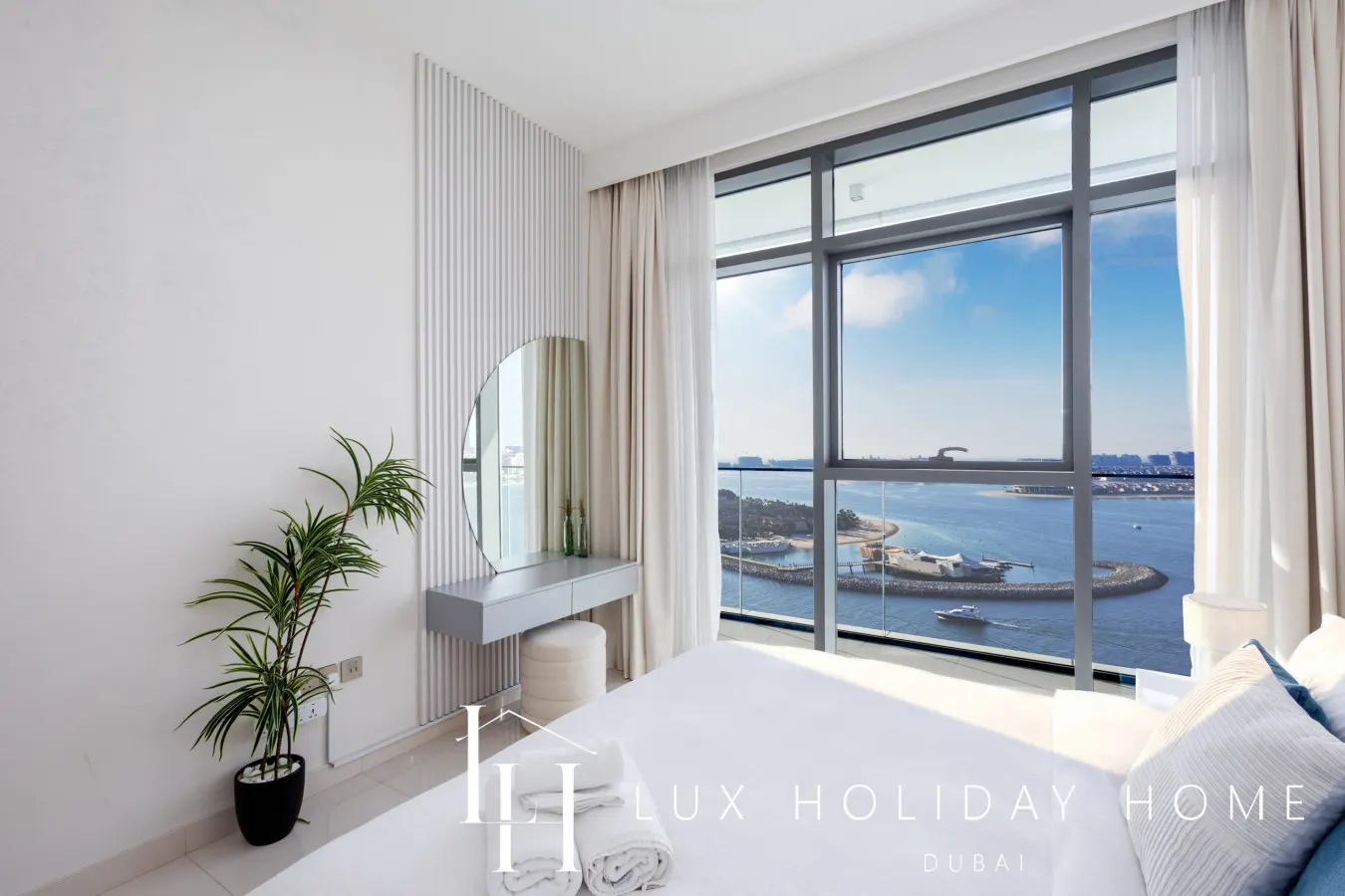 LUX The Atlantis View Luxury Beach Suite 2 20