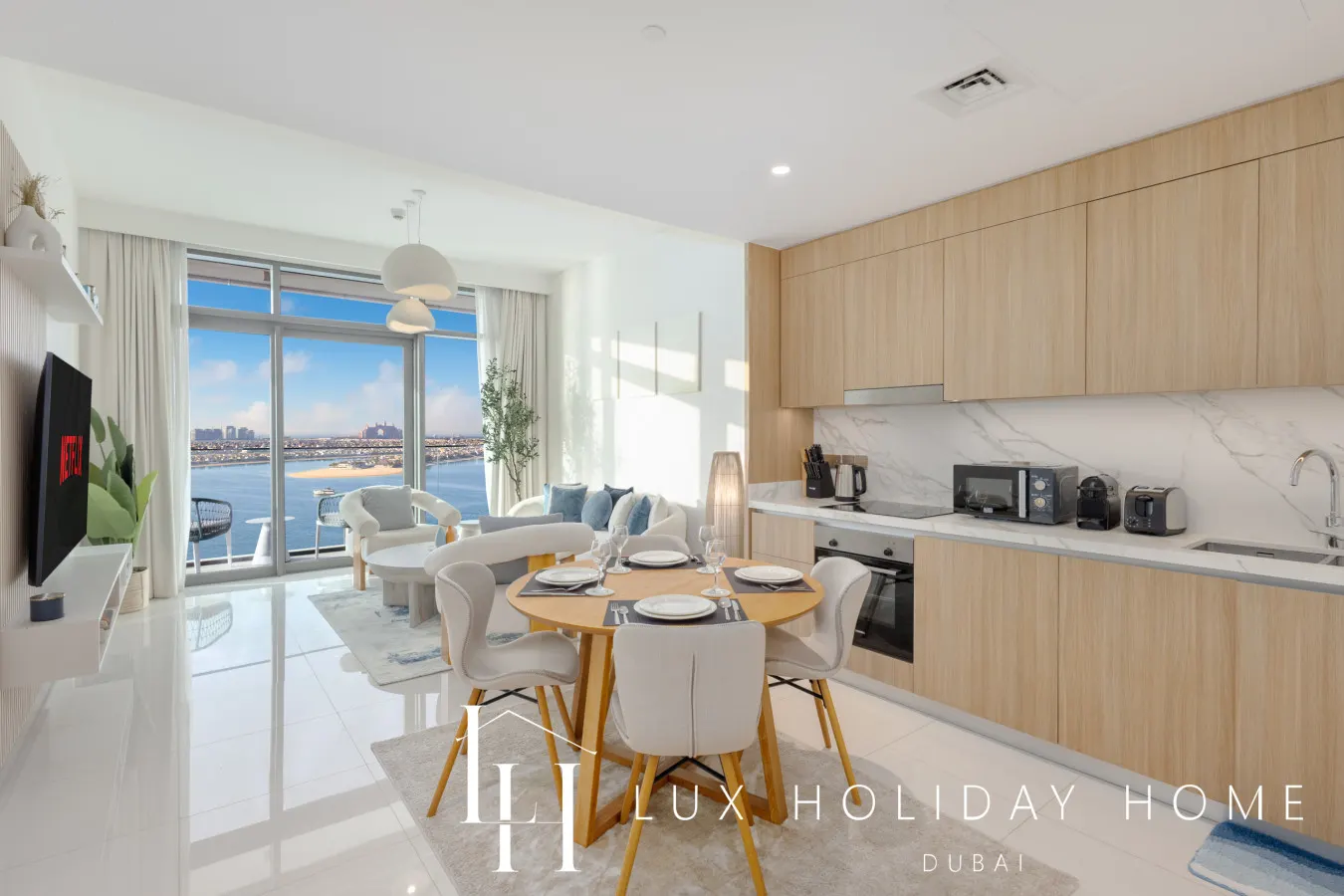 LUX | The Atlantis View Luxury Beach Suite 2 — photo 3
