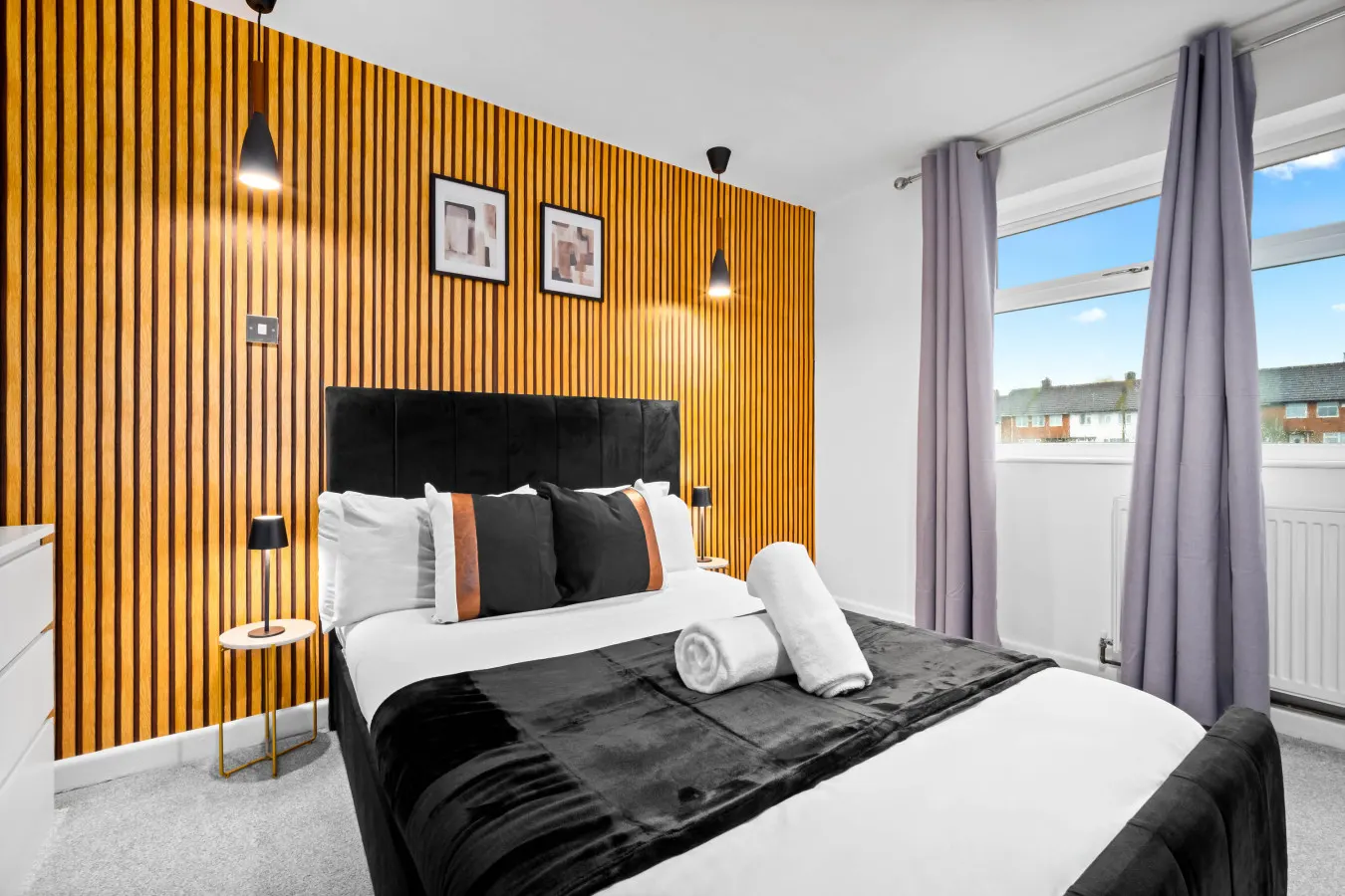 Five Bedrooms - Five Bathrooms - Off Street Parking - Garden