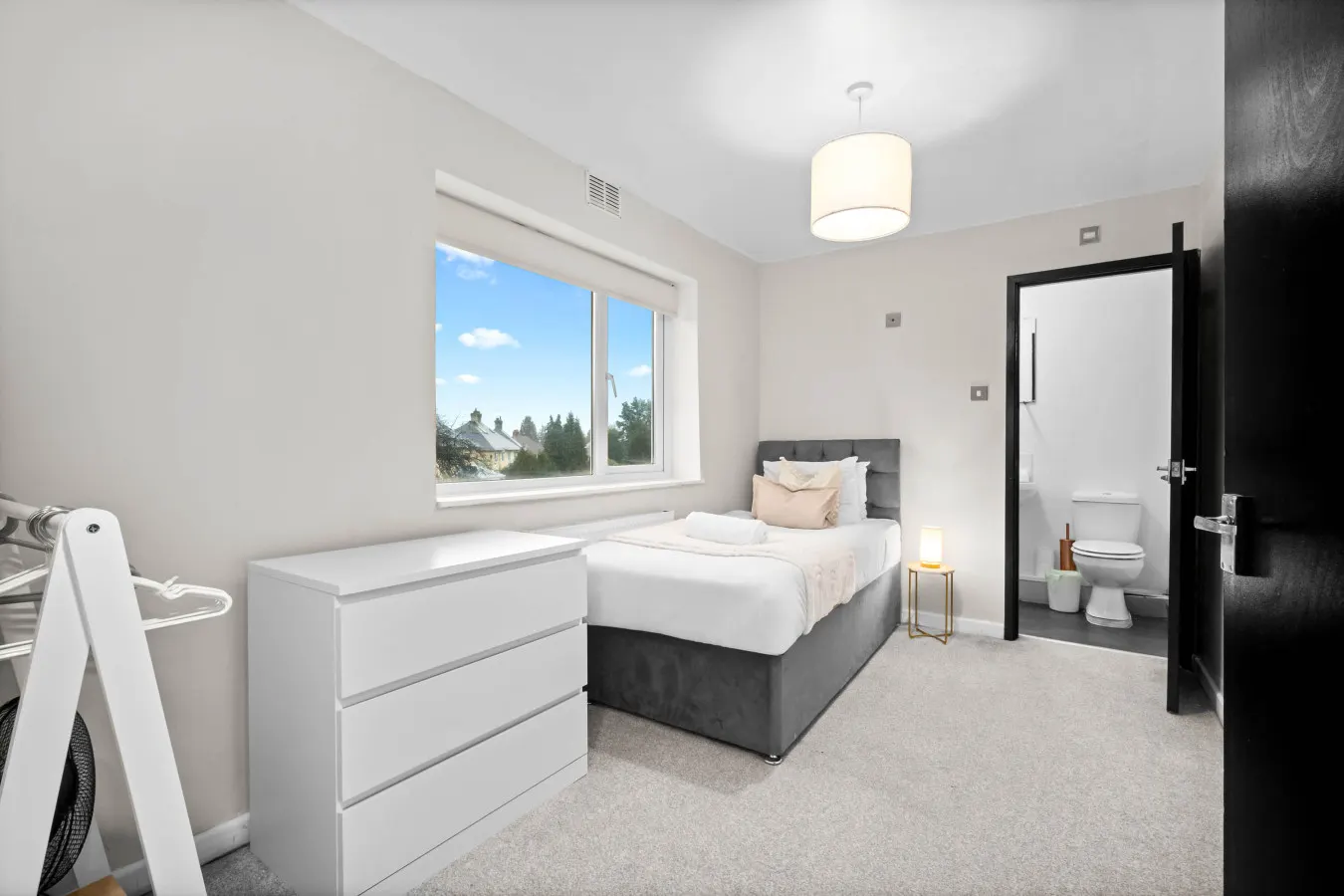 Five Bedrooms - Five Bathrooms - Off Street Parking - Garden 11