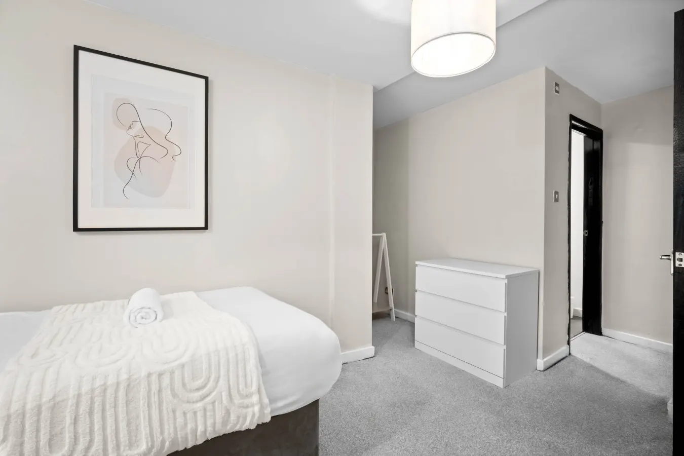 Five Bedrooms - Five Bathrooms - Off Street Parking - Garden 16