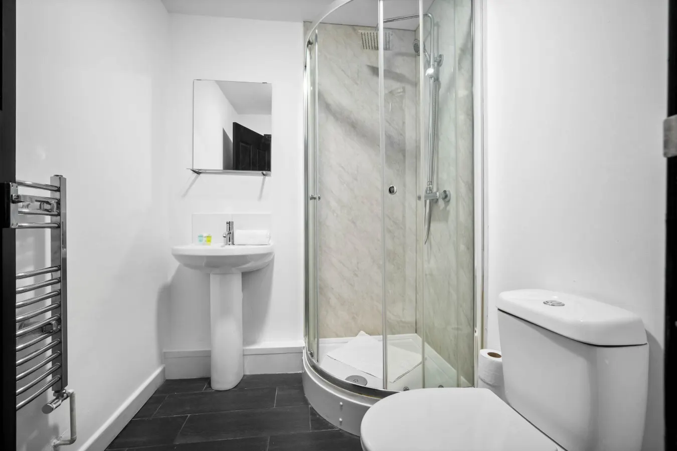 Five Bedrooms - Five Bathrooms - Off Street Parking - Garden 6