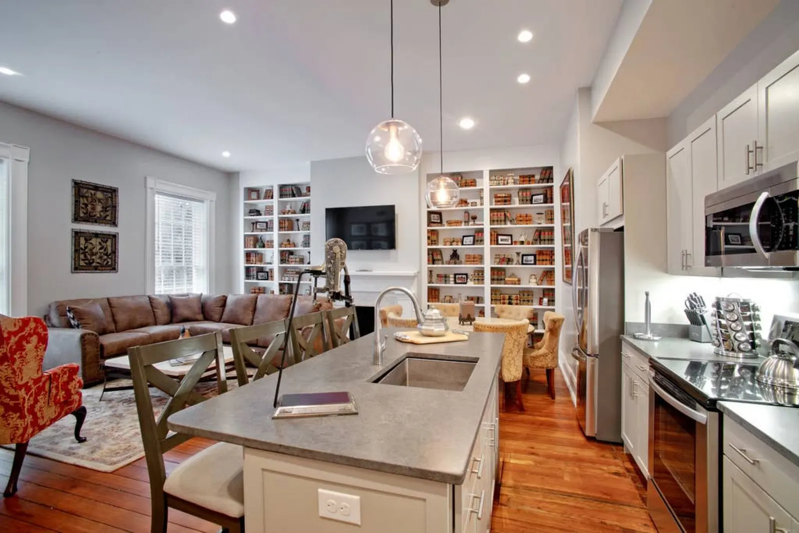 236 Oglethorpe st A Restored Historic Home 5 bedroom, 5 bath w/ 7 beds 1