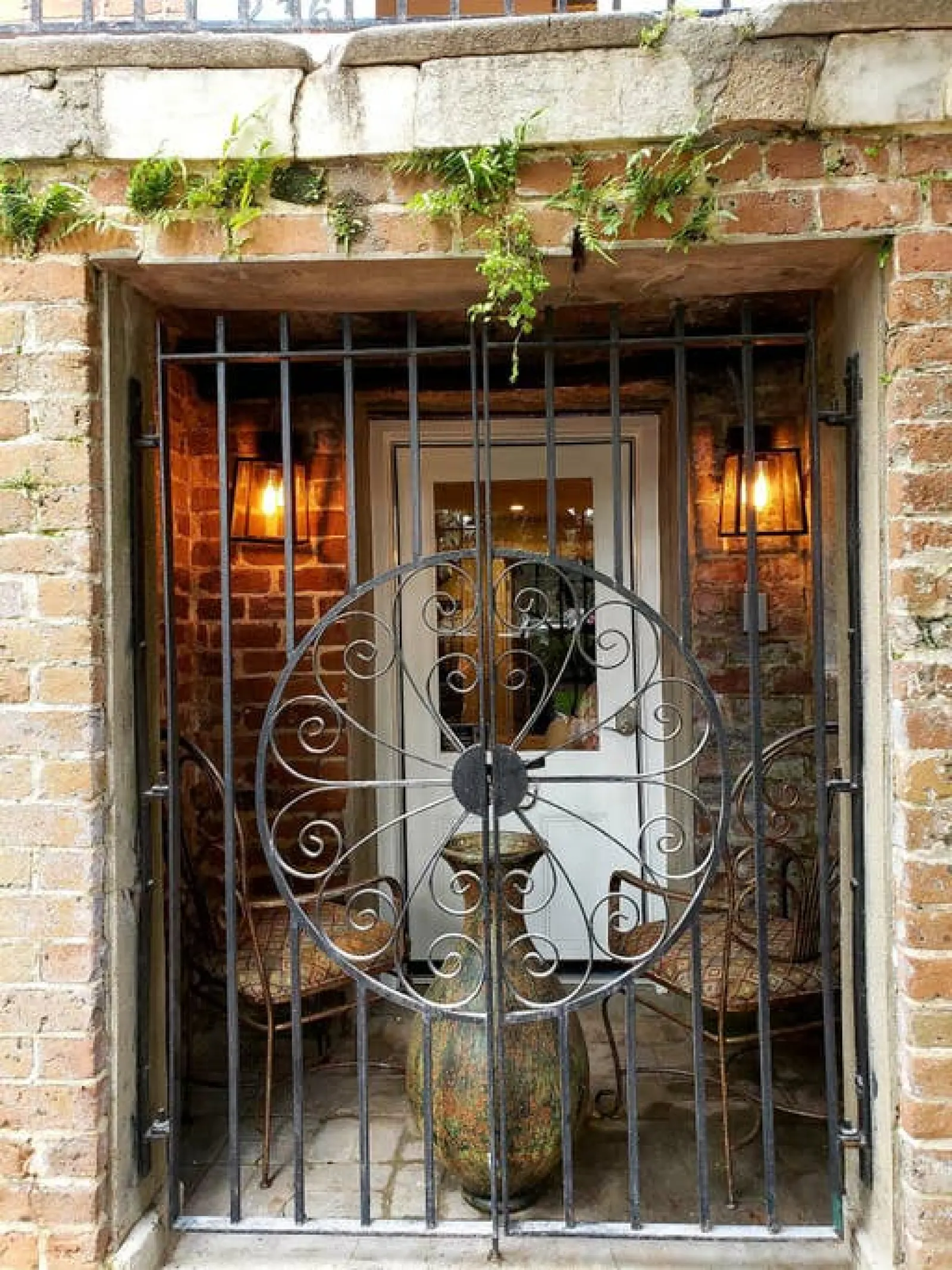 236 Oglethorpe st A Restored Historic Home 5 bedroom, 5 bath w/ 7 beds 16