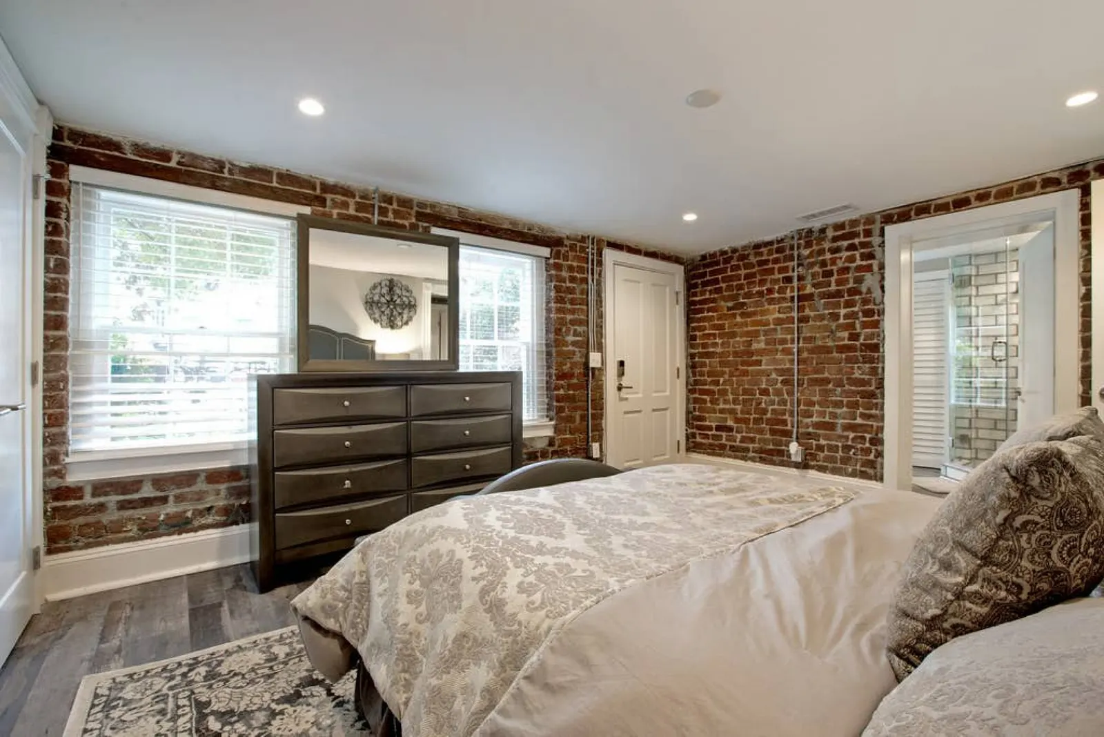 236 Oglethorpe st A Restored Historic Home 5 bedroom, 5 bath w/ 7 beds 6