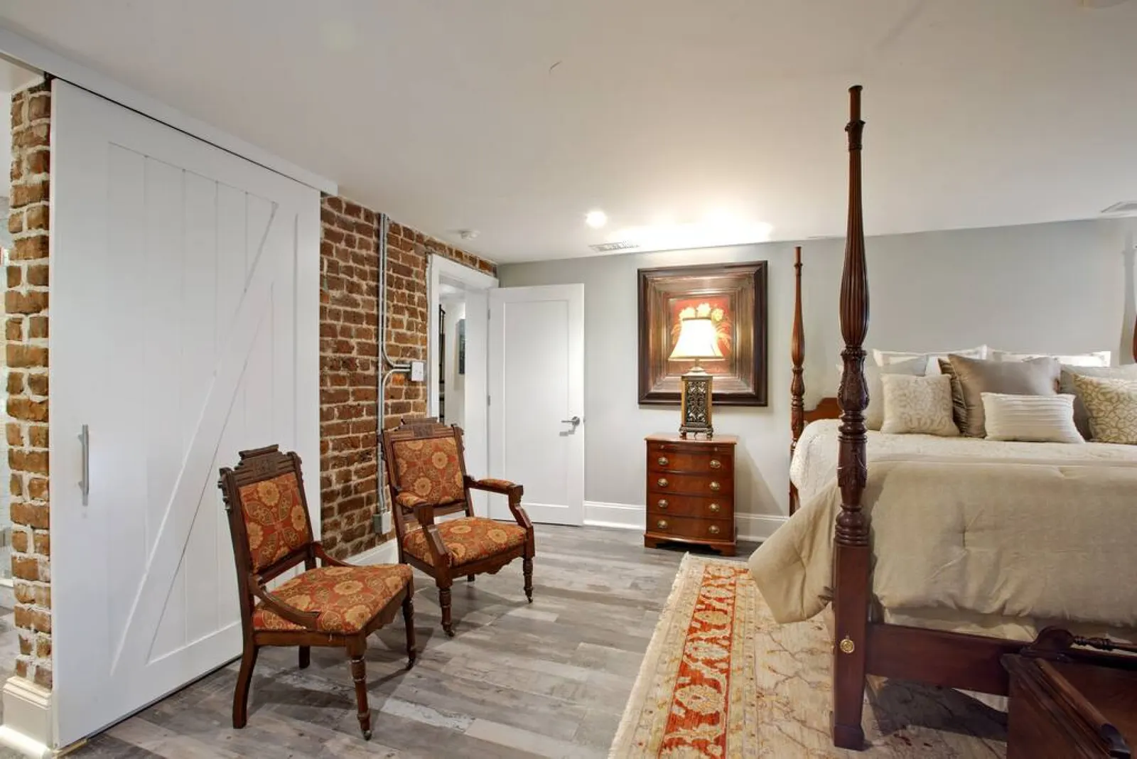 236 Oglethorpe st A Restored Historic Home 5 bedroom, 5 bath w/ 7 beds 7