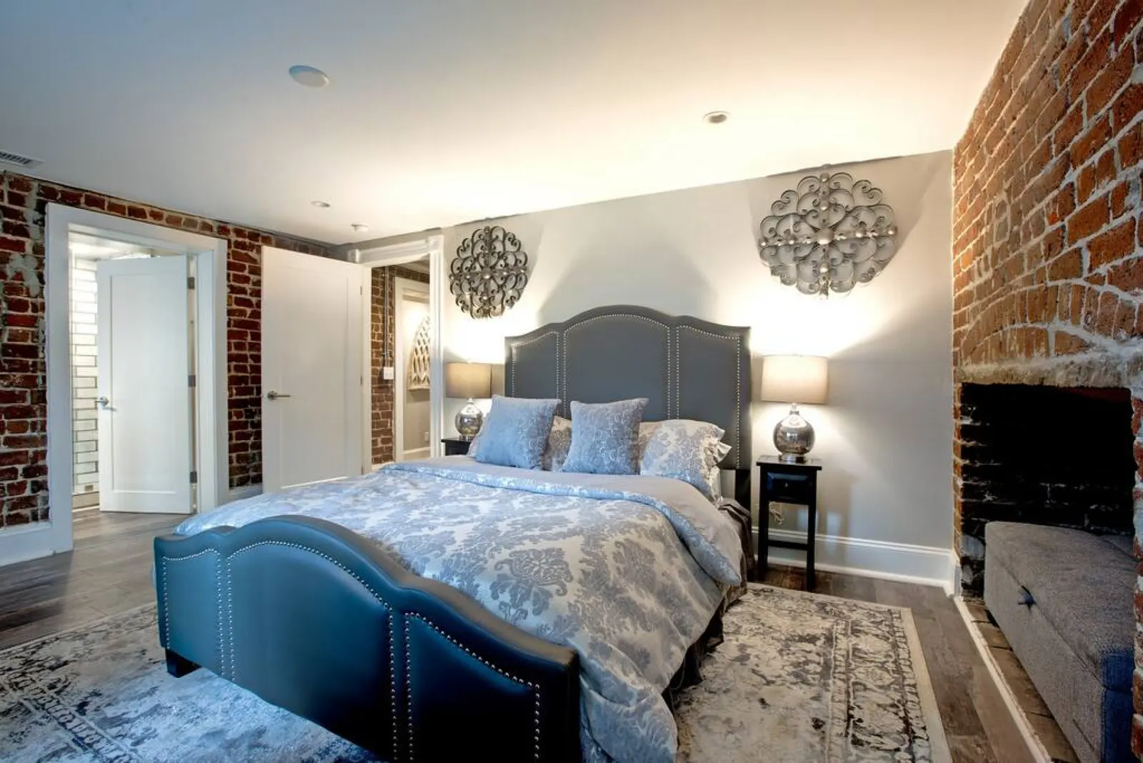 236 Oglethorpe st A Restored Historic Home 5 bedroom, 5 bath w/ 7 beds 8