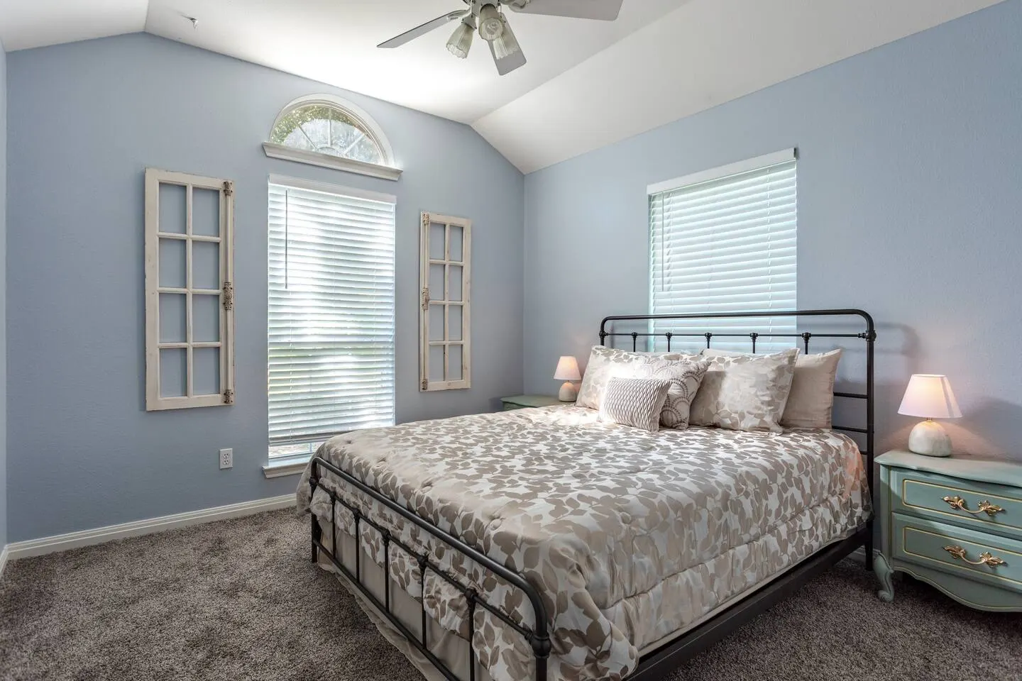 Vesper House- short/mid/long term welcome — photo 5