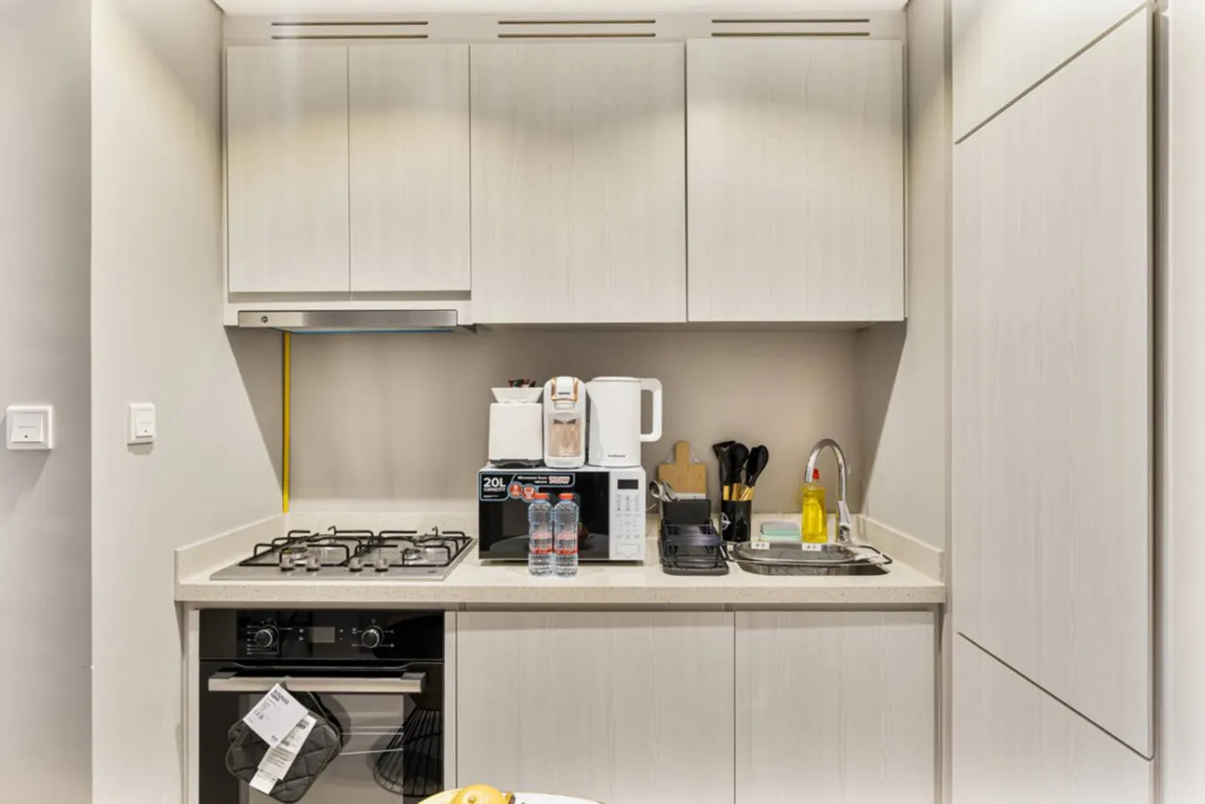 Stylish 1-Bedroom Retreat Near Downtown 17