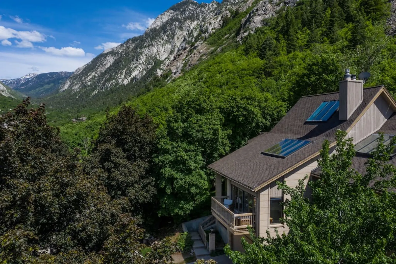 Little Cottonwood Retreat Near Alta and Snowbird | Sauna + Pool Table | Sleeps 16