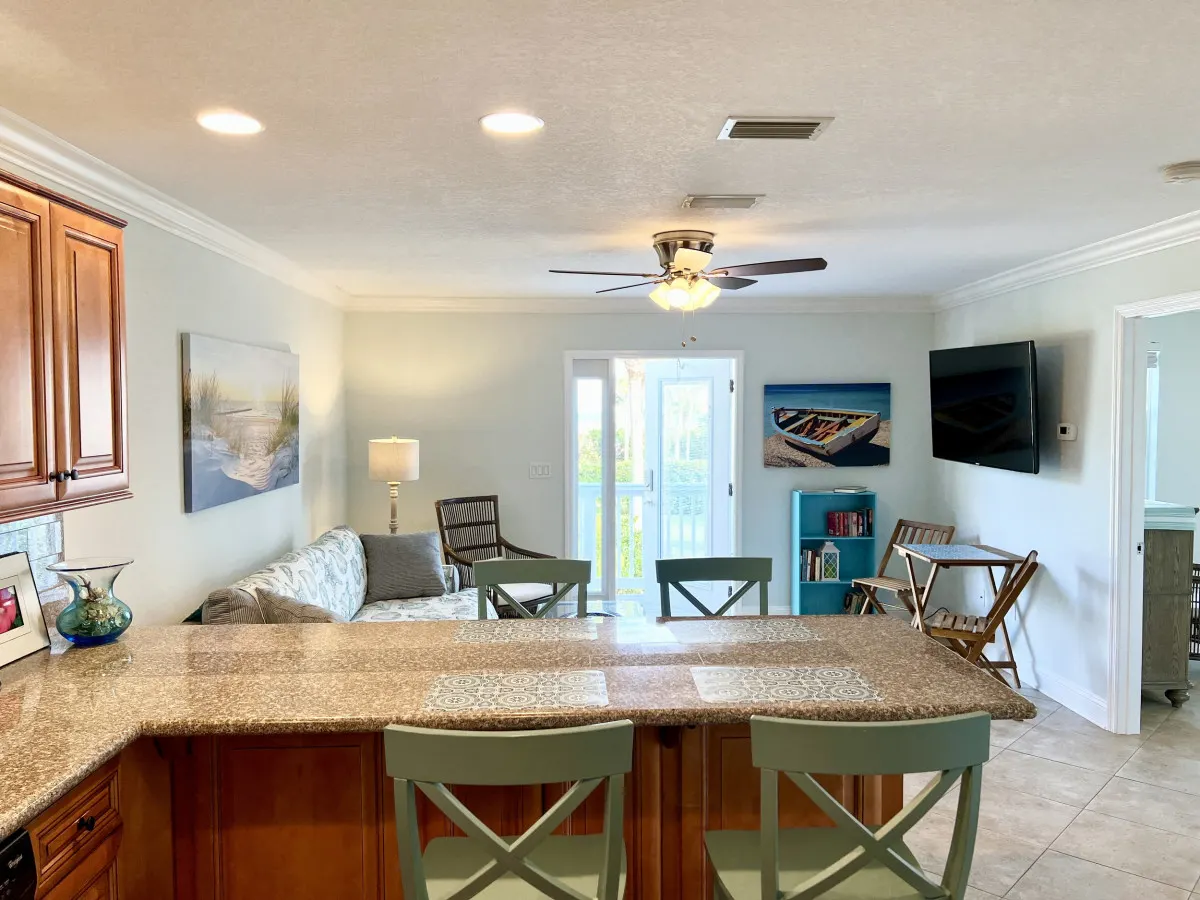 Ocean Song – Large 2 Bedroom with Private Ocean View Balcony & Sea Breezes 12