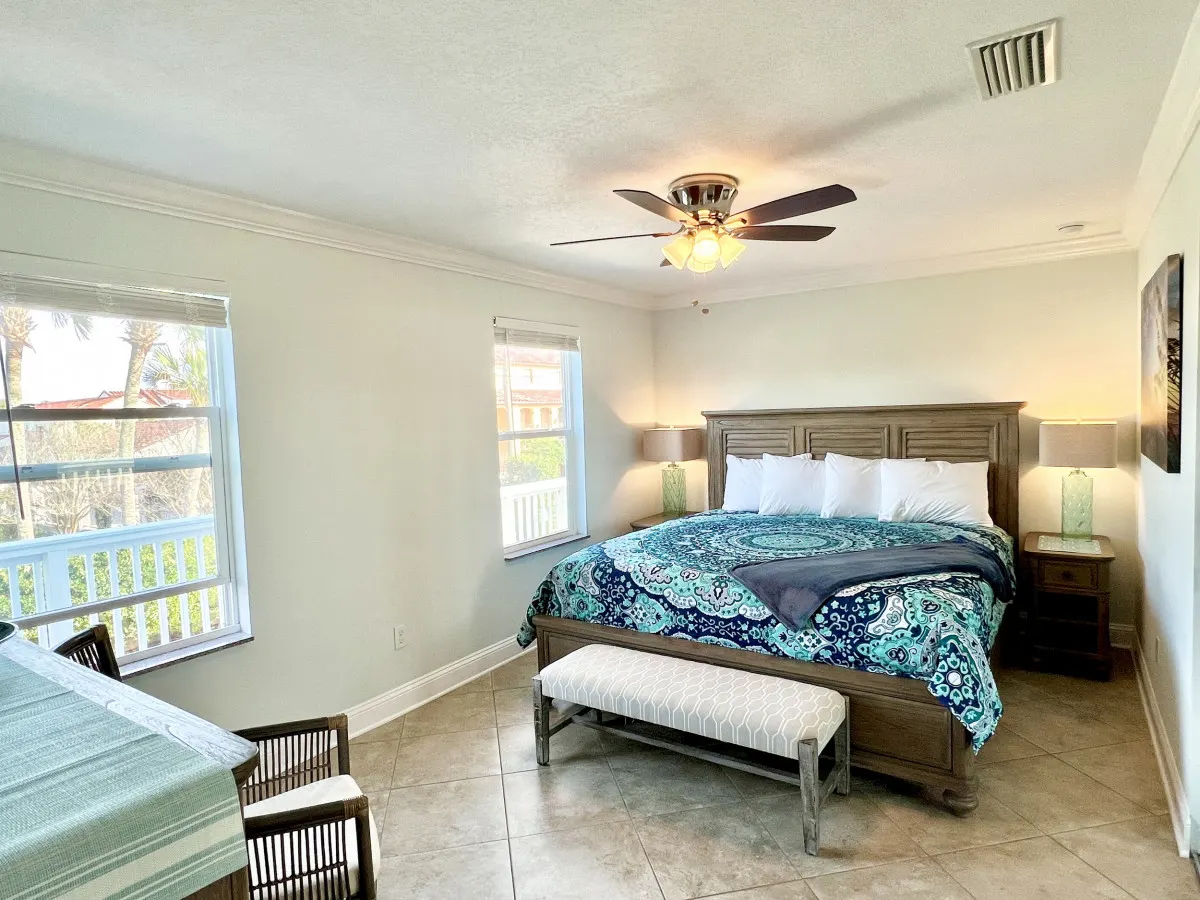 Ocean Song – Large 2 Bedroom with Private Ocean View Balcony & Sea Breezes 13