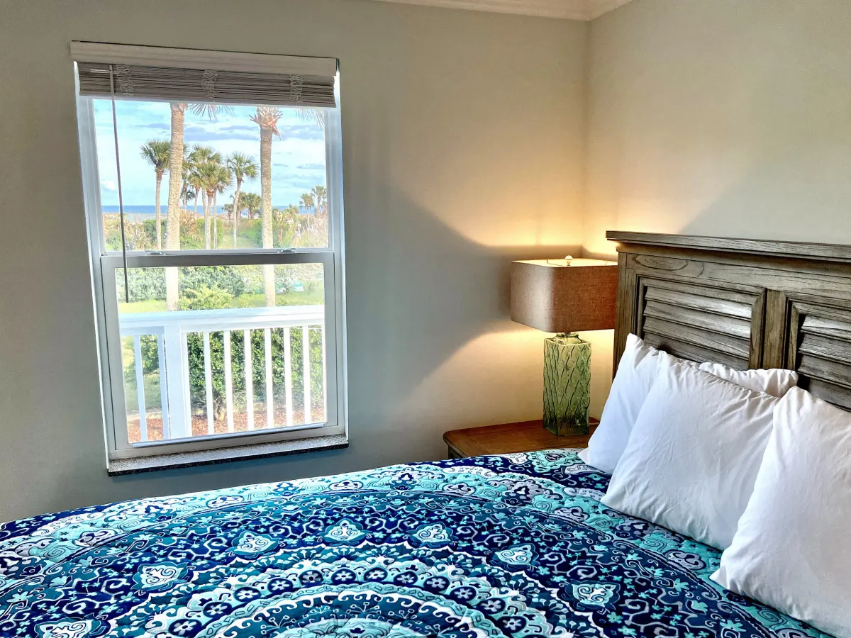 Ocean Song – Large 2 Bedroom with Private Ocean View Balcony & Sea Breezes 14