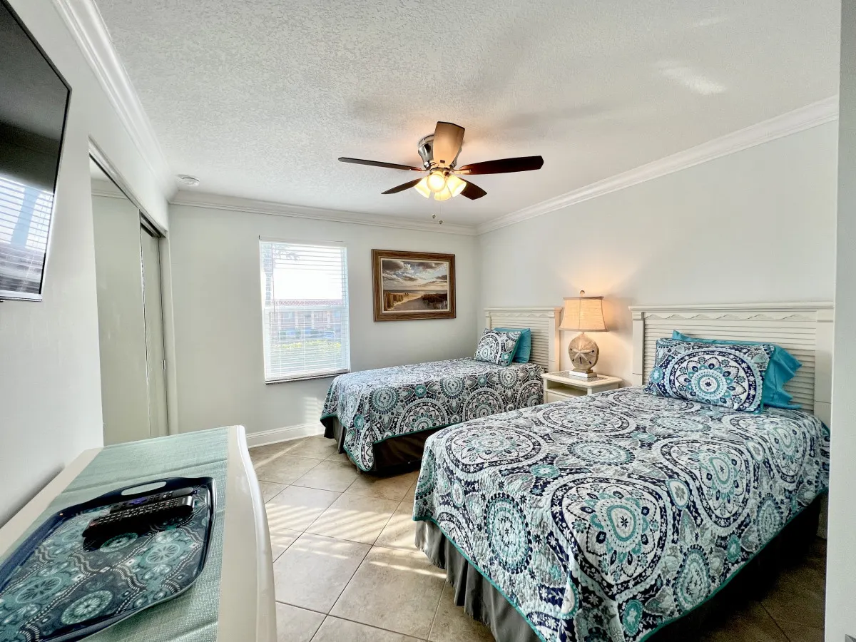 Ocean Song – Large 2 Bedroom with Private Ocean View Balcony & Sea Breezes 16